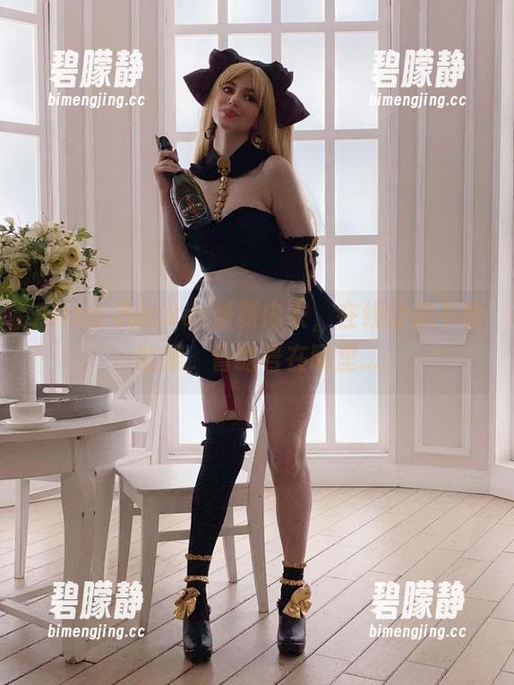 Alina Becker最新内衣，在线让你不想眨眼，省略号在哪里...